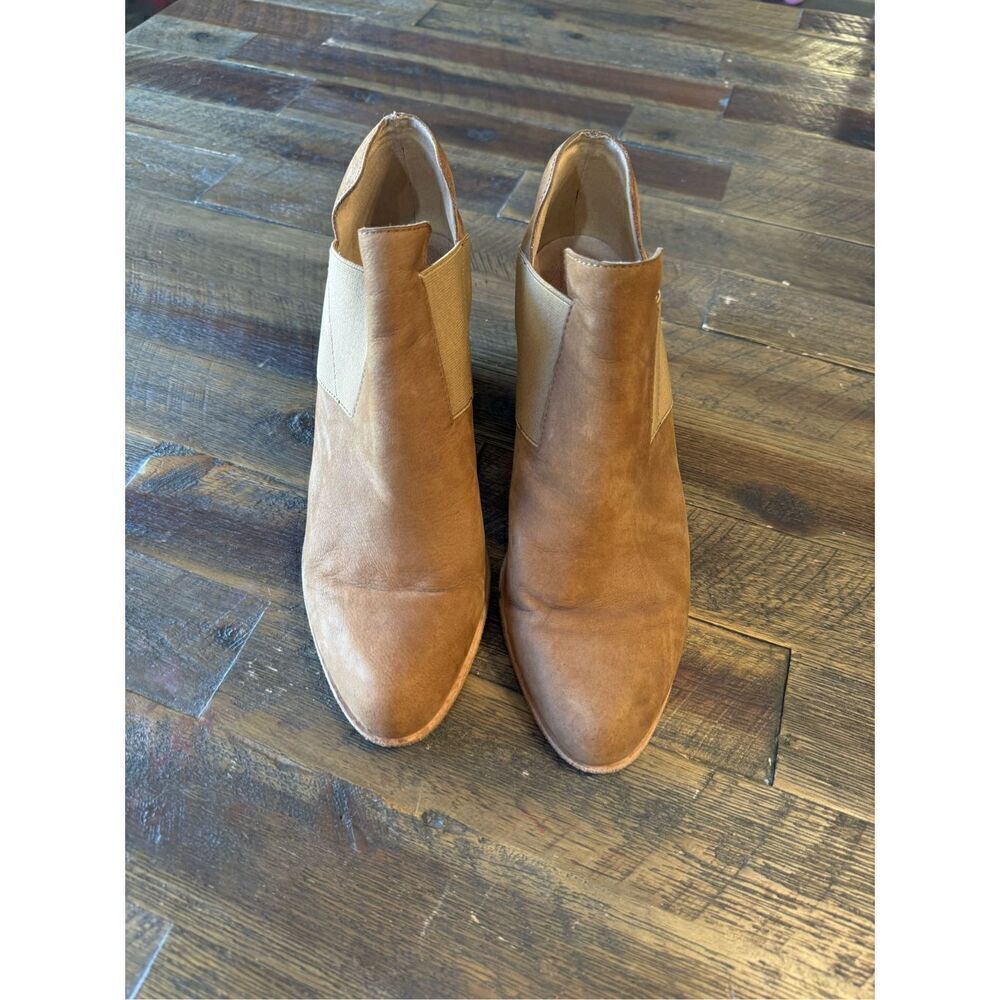 Eileen fisher tan ankle booties size 7.5 heeled boots
